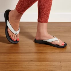 OluKai ‘Ohana - White / Black -Footwear Fusion Shop 20110 4R40 102 W Ohana WhtBlk Web Opt