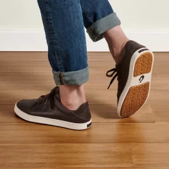 OluKai Pehuea Lī ‘Ili - Dark Java 9 OluKai Pehuea Lī ‘Ili - Dark Java -Footwear Fusion Shop 20433 4848 102 W PehueaLi ili DkjDkj Web Opt