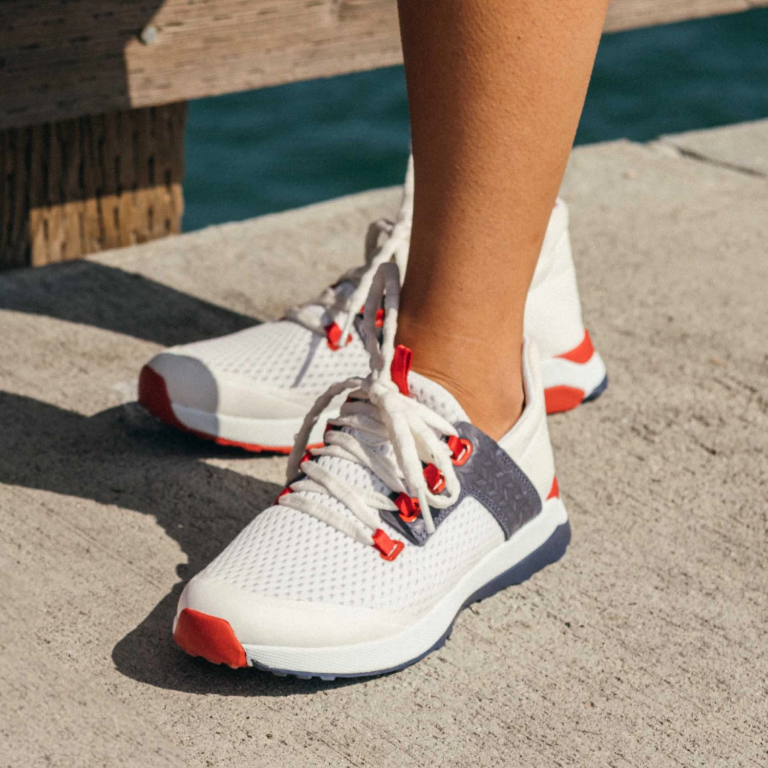 OluKai Wailuku - White / Navy 3 OluKai Wailuku - White / Navy - Image 3