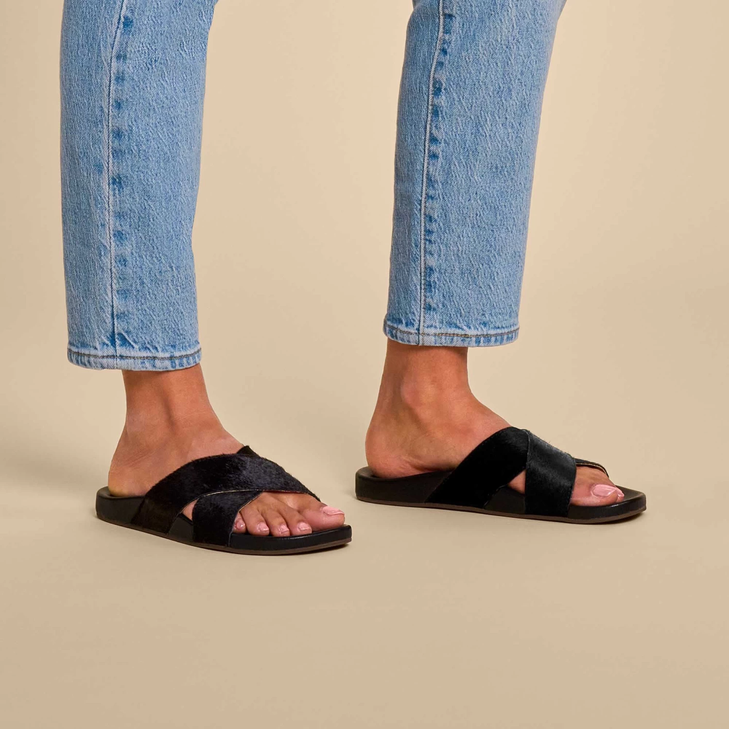 OluKai Kīpe‘a ‘Oho - Black 2 OluKai Kīpe‘a ‘Oho - Black - Image 2