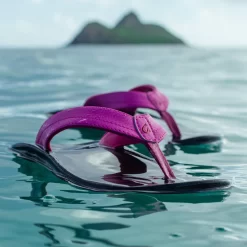 OluKai ‘Ohana - Orchid Flower / Black -Footwear Fusion Shop Ohana OrchidFlower galleryimage 04